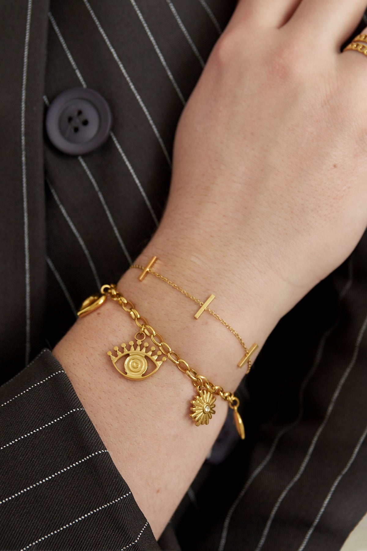 charm wonderland armband